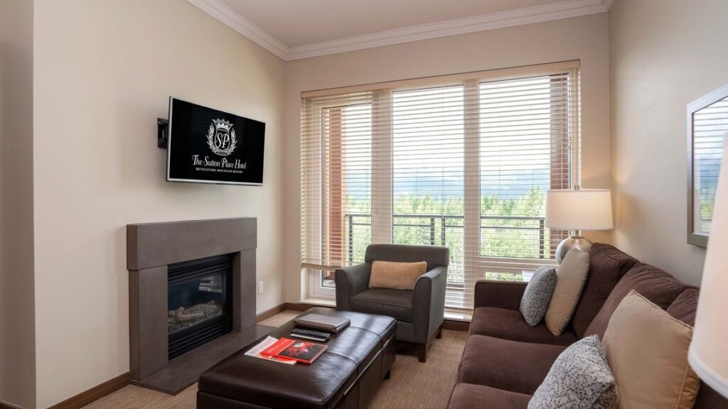 Two Bedroom Suite, 2 King Beds, living room